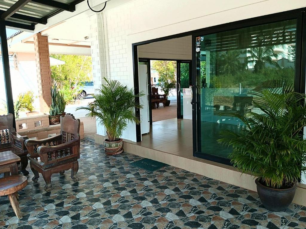 Three Bays Resort