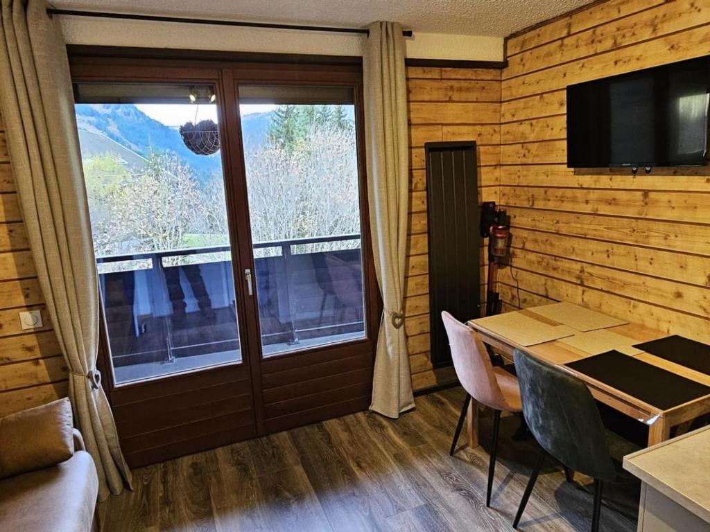 Studio Châtel 4 pers avec Parking et WIFI - FR-1-676-247 - 2