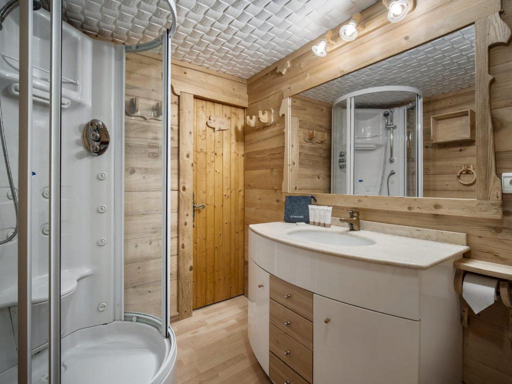 Chalet authentique à Courchevel 1850 avec terrasse et parking - FR-1-564-164 - 2