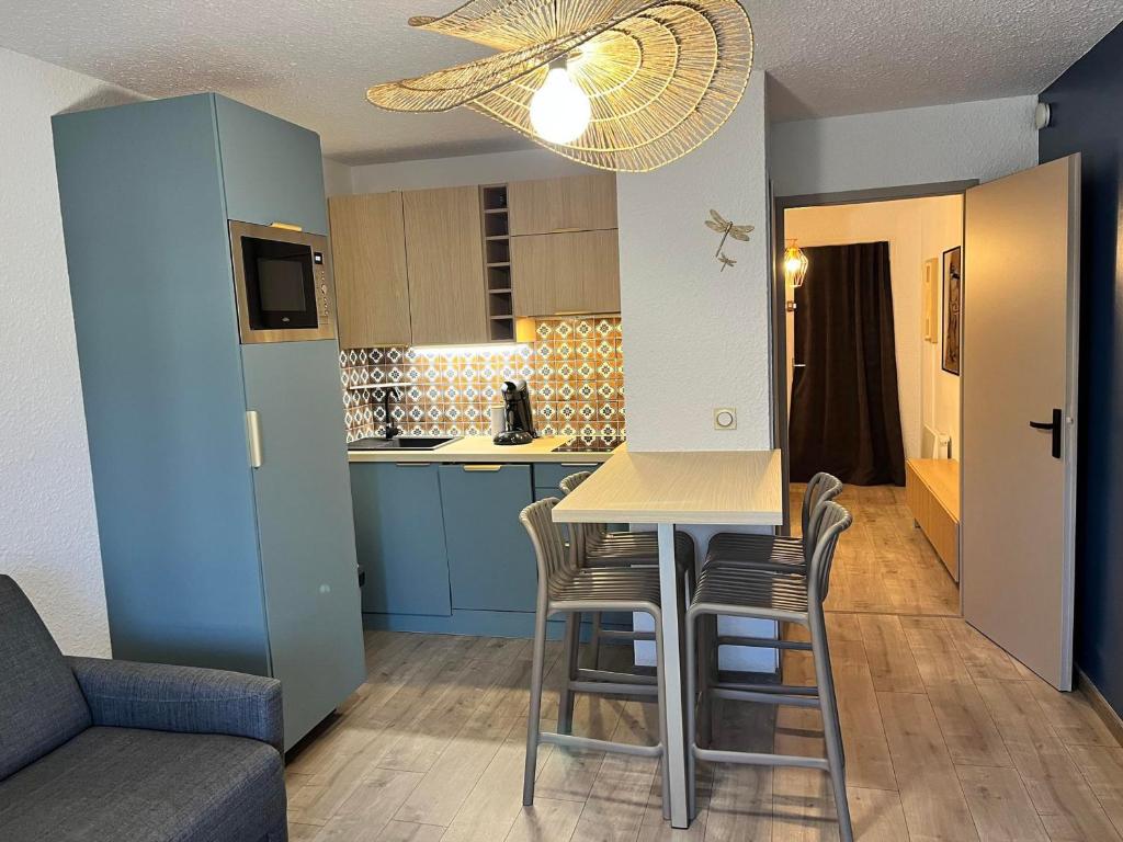 Studio rénové avec balcon, parking privé, proche des pistes - 4 pers - FR-1-737-103 - 1