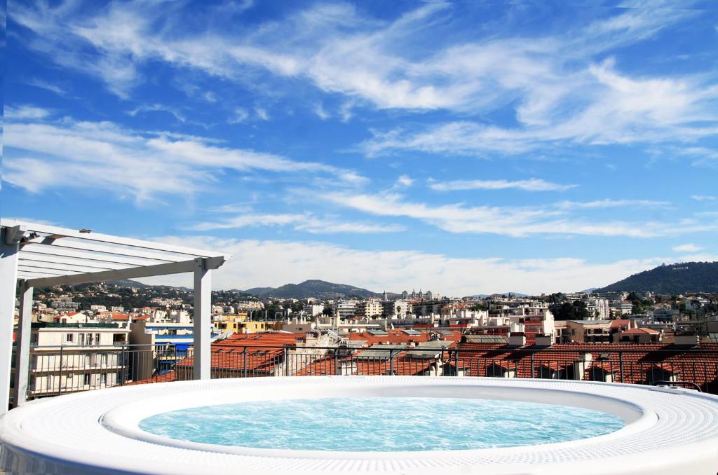 Hot tub