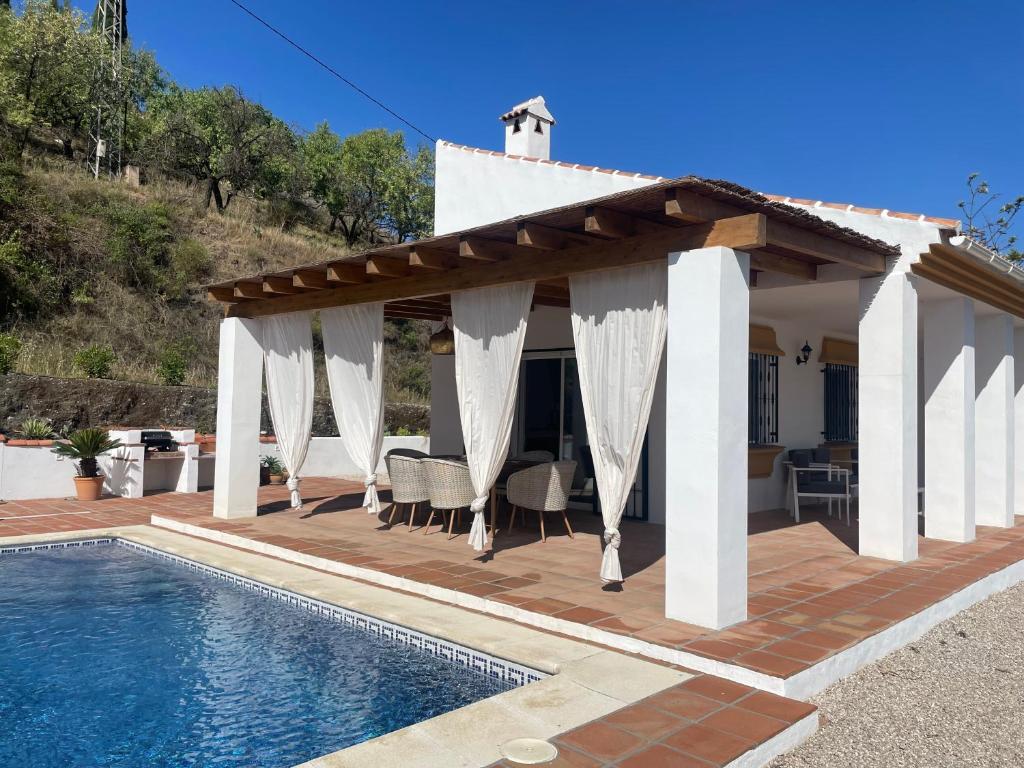 Casa Calmante - Stunning 3-bedroom Villa with Private Pool - 2