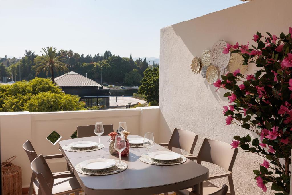 MARBELLA BANUS SUITES - Playa Rocio Beachfront Residential - 5