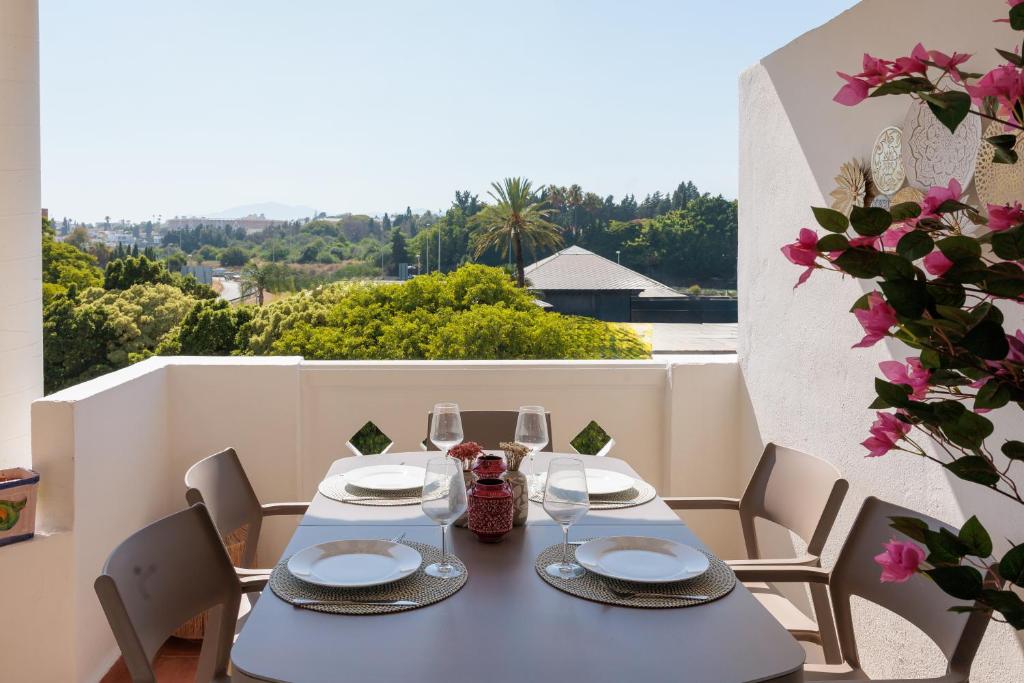 MARBELLA BANUS SUITES - Playa Rocio Beachfront Residential - 4
