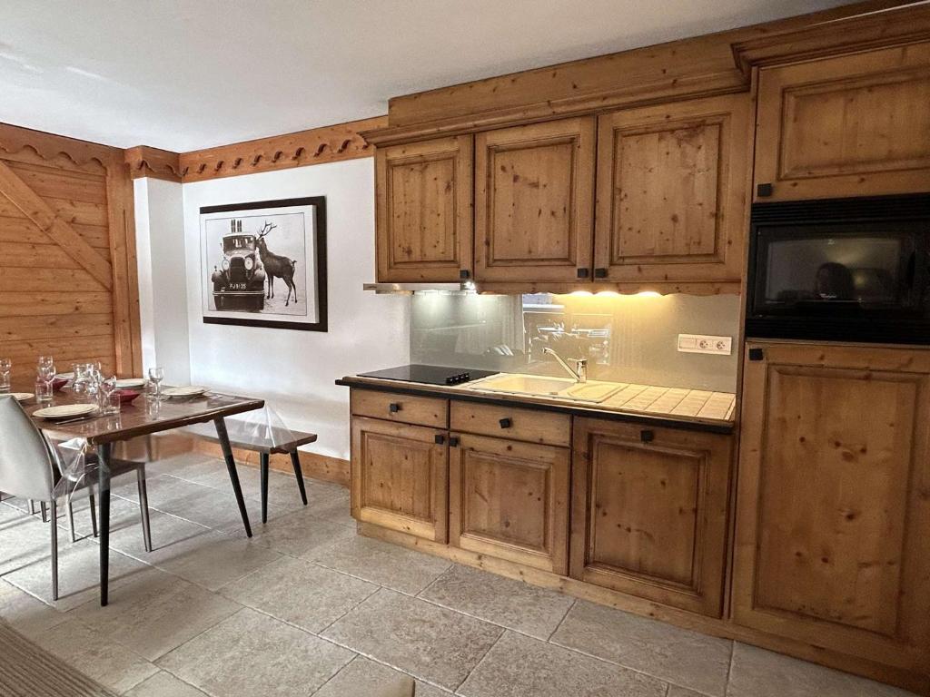 Superbe Appartement 4P 6 Pers avec Piscine et Parking à Méribel - FR-1-180-598 - 3