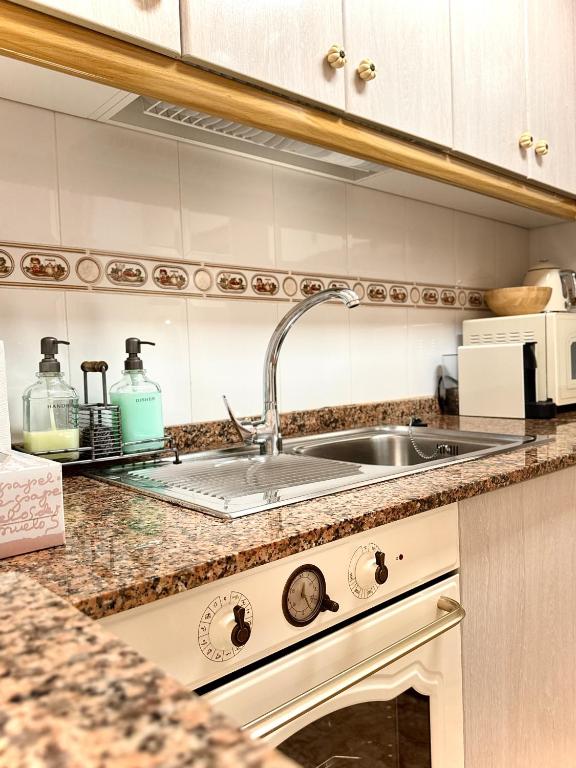 Cozy 2 bedroom apartment near Los Locos Beach - 5