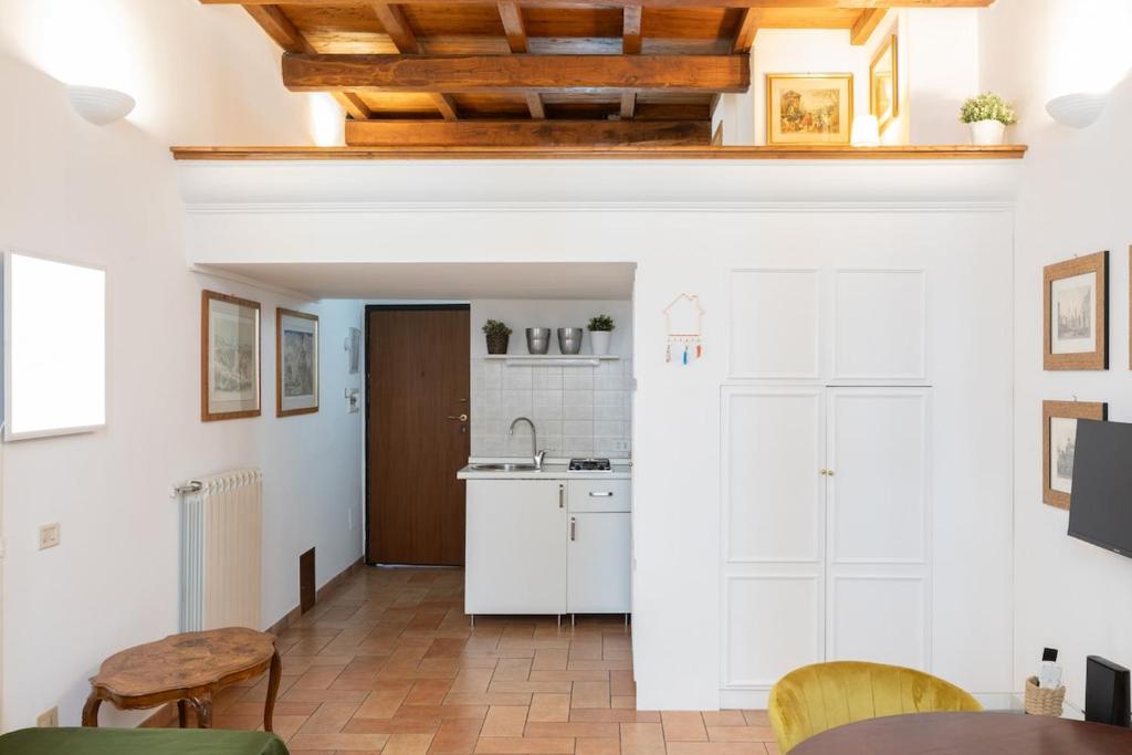 Reginella Suite Studio - Steps from Pantheon Wi-fi & AC - 5