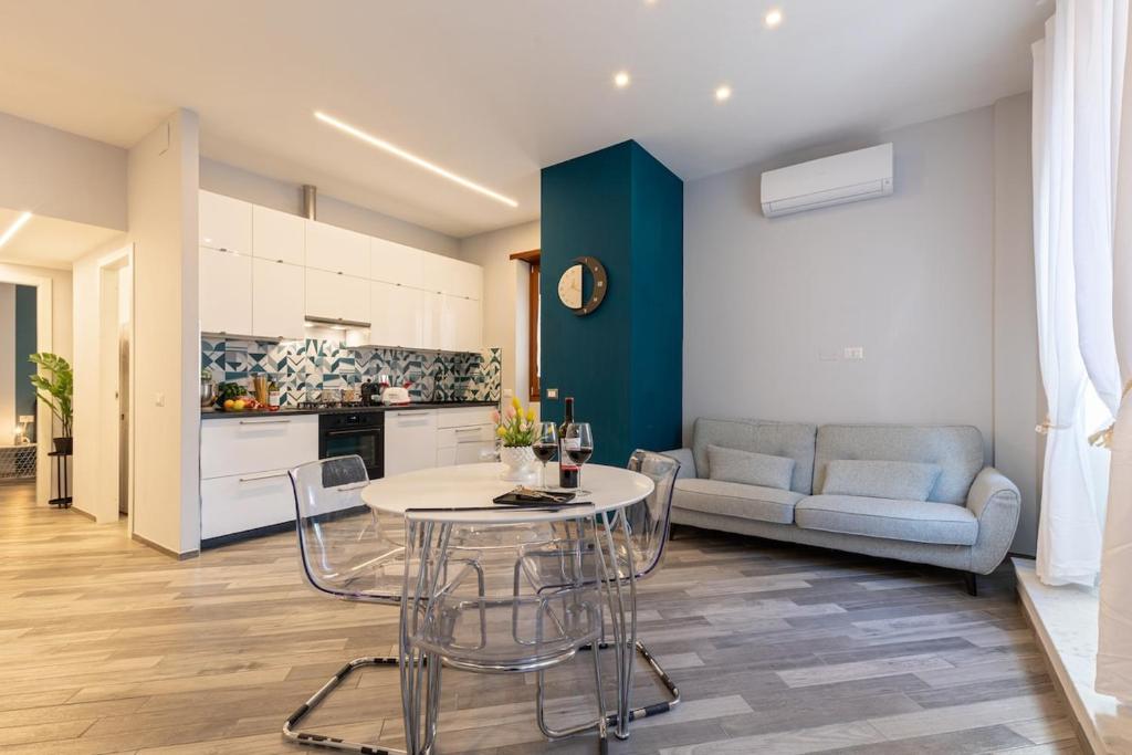 Pellegrini spaciuos 2 rooms Home - 3
