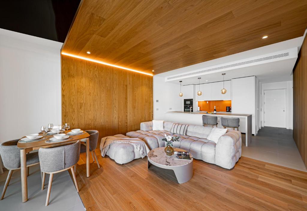 Modern apartment in prestigious el Higueron - 4