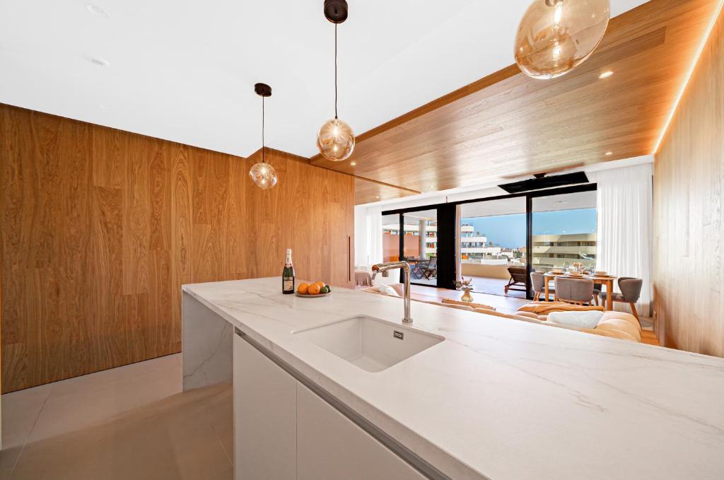 Modern apartment in prestigious el Higueron - 2
