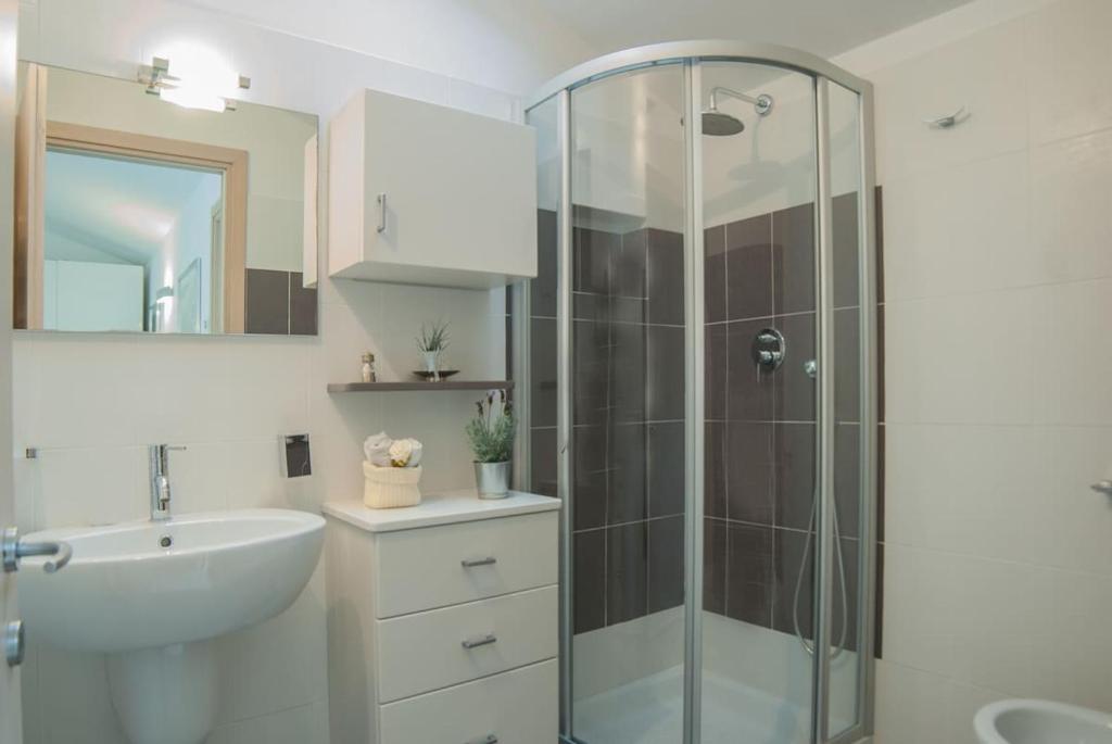 Apartment with terrace SAN FREDIANO AREA -4 people - 3