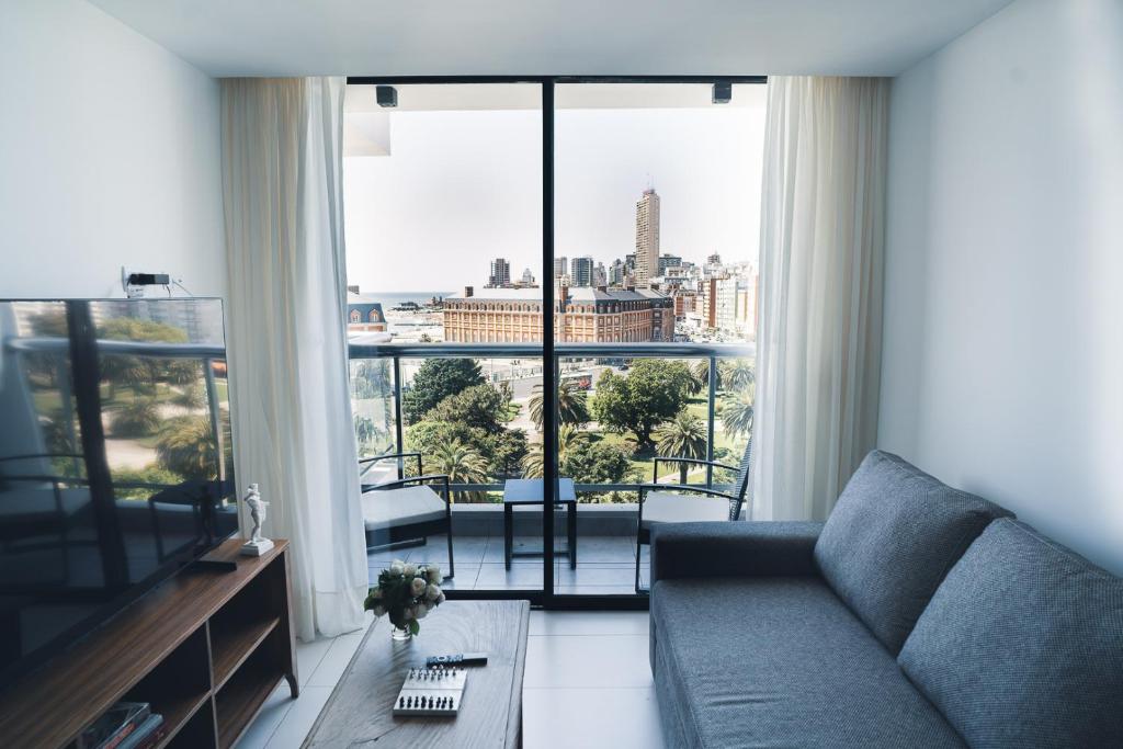 Check and Home - Casino - 4 Huéspedes a Estrenar con Vista a la Plaza Colón y al Mar - 2