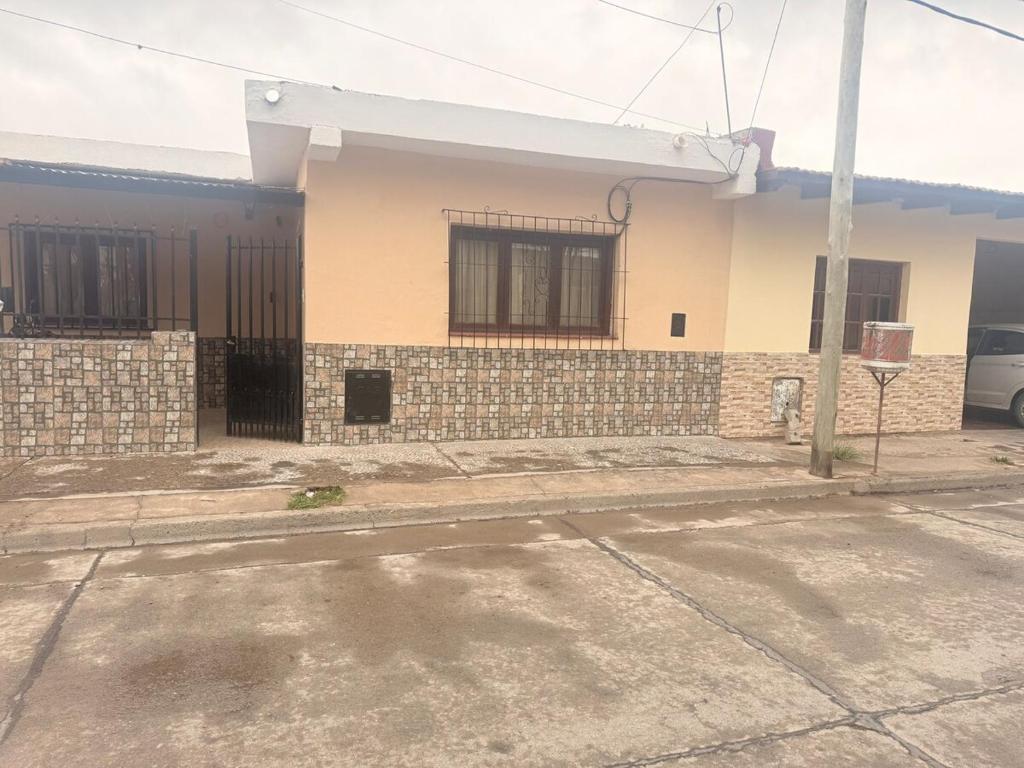 House close to everything - 1