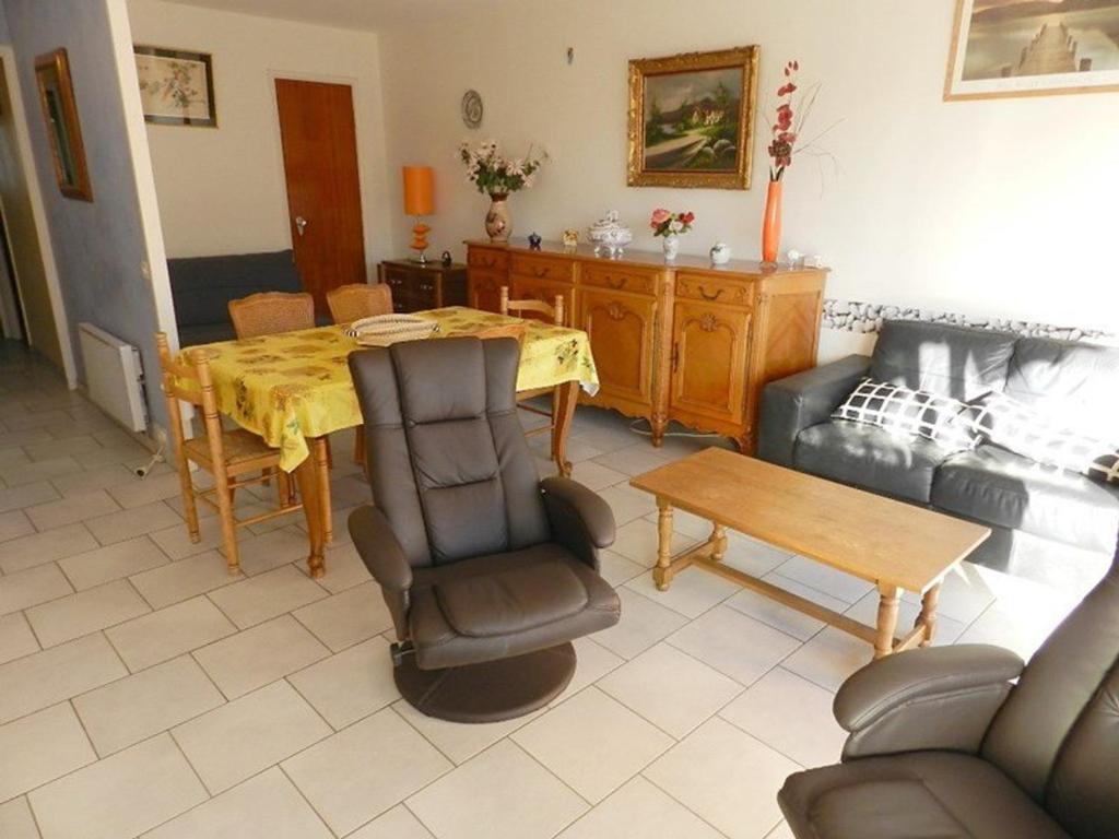 Appartement T2 avec terrasse au centre du Lavandou - FR-1-251-882 - 5