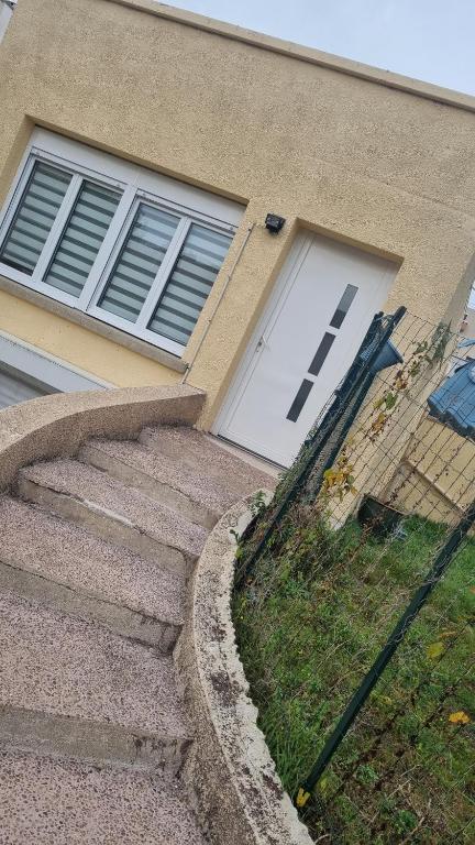 Maisonnette avec jardin Reims centre - 1