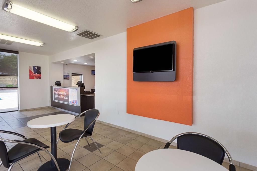 Motel 6 Baton Rouge Southeast — Hotel in Baton Rouge (LA)