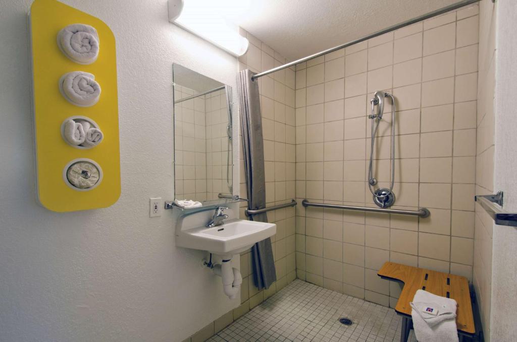 Motel 6-Camp Springs, DC - South Camp Springs photo