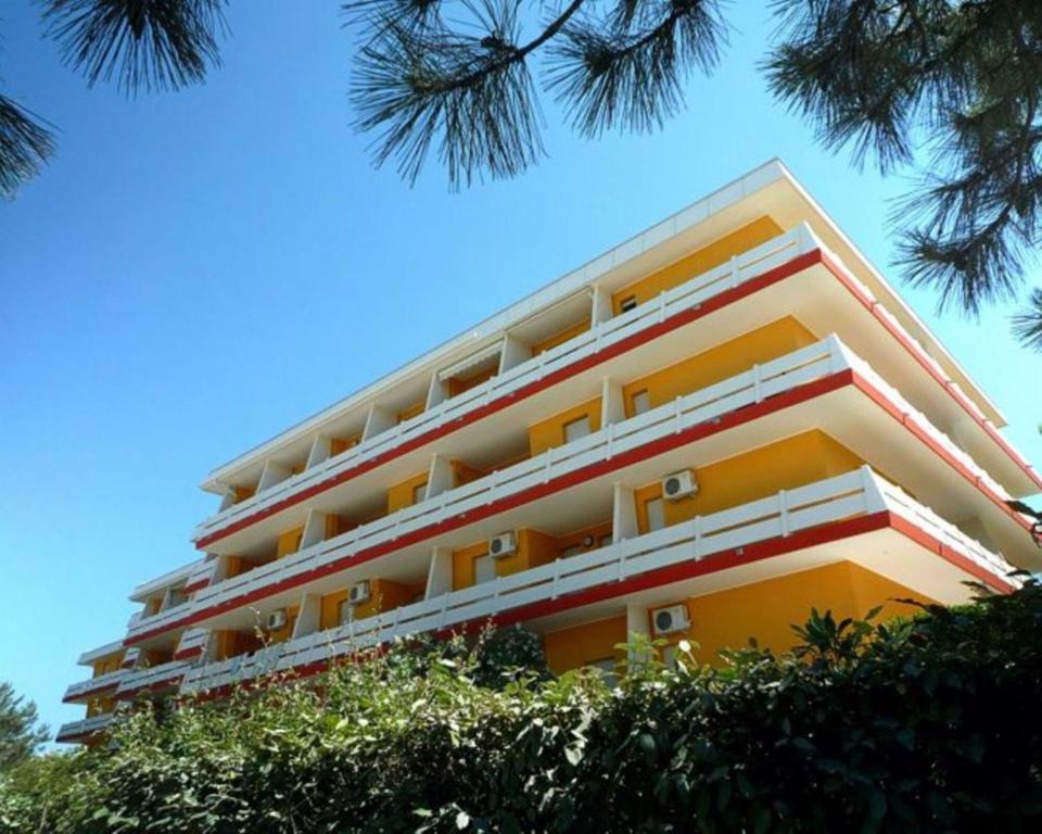 Modern accommodation beach front - 5