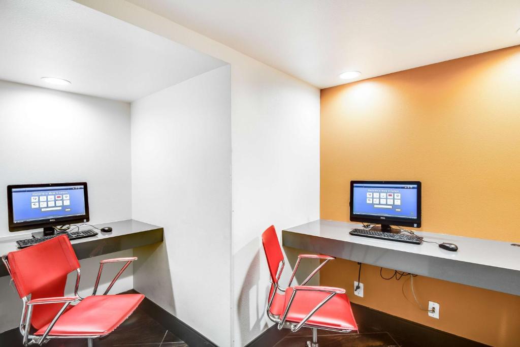 Motel 6 for Business Traveler