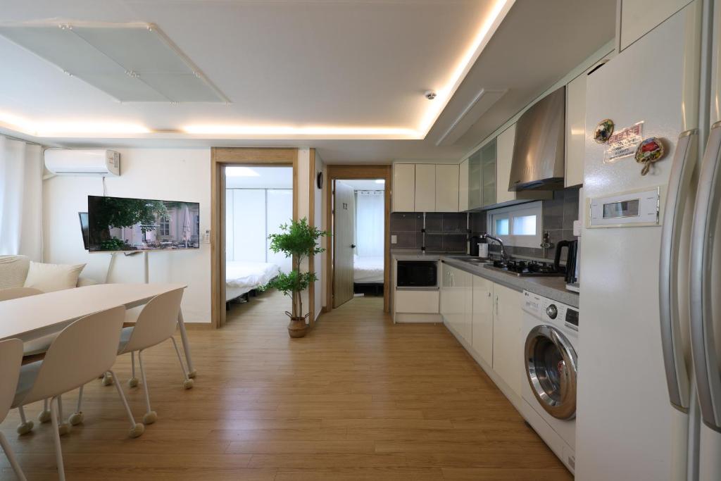 HONGDAE t HOUSE