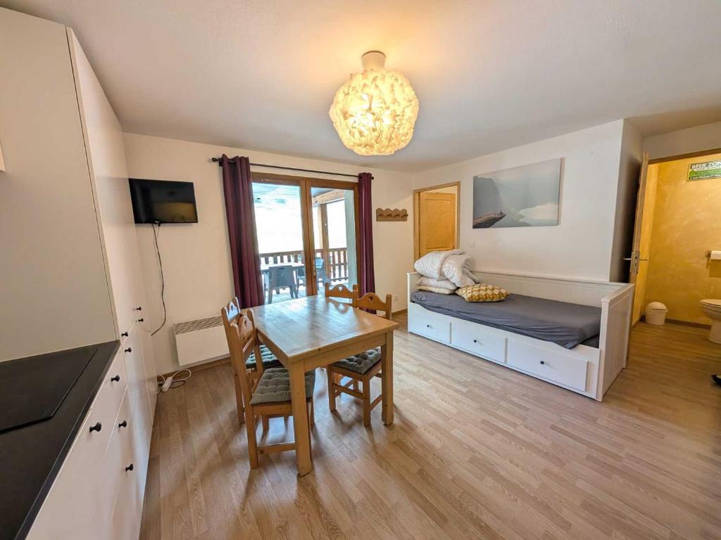 Studio cosy avec grande terrasse, animaux admis, aux pieds des pistes - FR-1-445-142 - 1