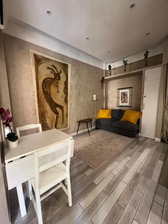 Perfectly located 1 bed apartment - Port of Nice - 2