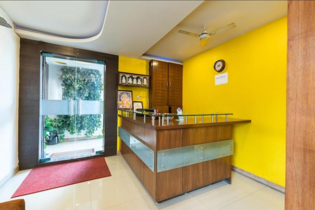ホテル O ザ レッド ベルベット オポジット ノベル オフィス マラサハリ ブリッジ (Hotel O The Red Velvet Opposite Novel Office Marathahalli Bridge) フロント・ロビー