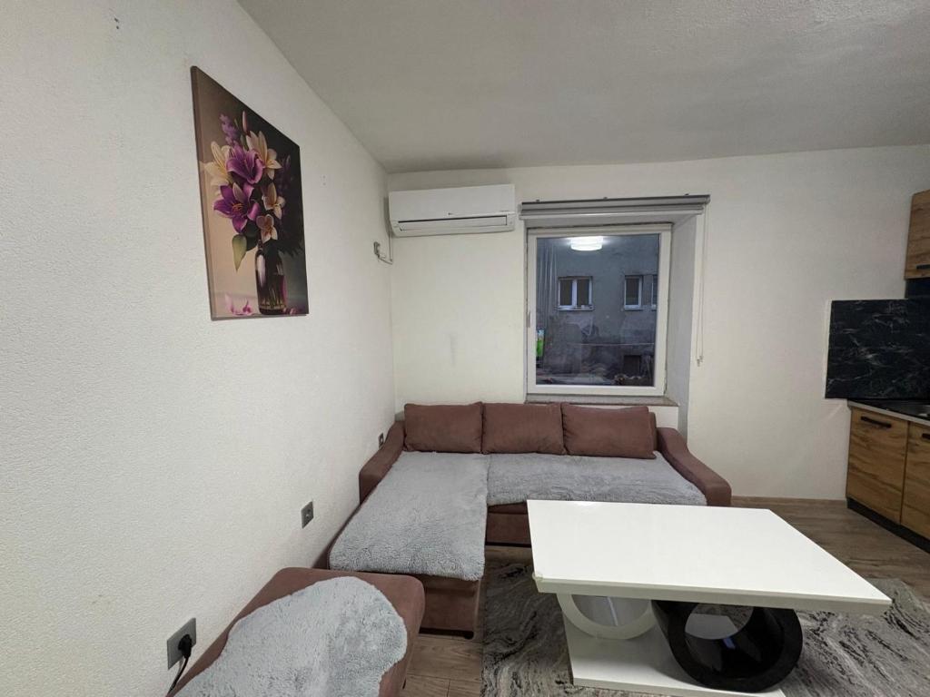 Azra Apartment - 4