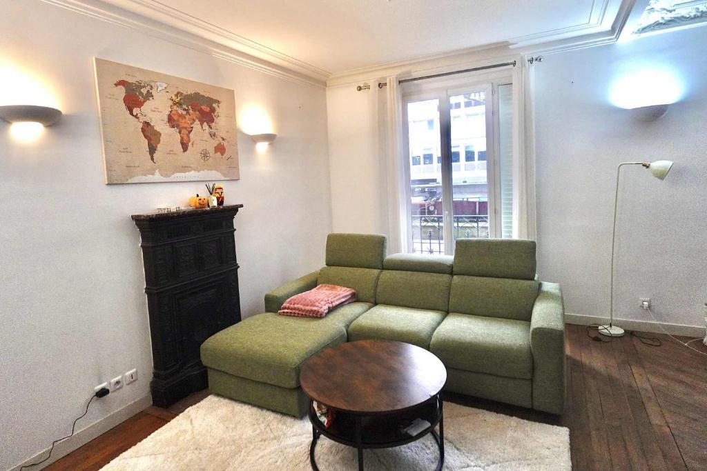 Comfort Parisian Room and Sofa Bed 1 min to Metro M4 & T3A Paris Chambre chez Habitant - 3