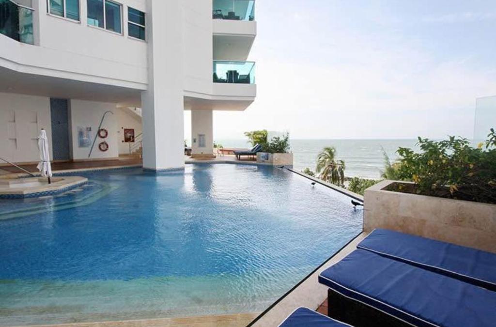 HERMOSO APTO EN COMUNA 3 CON VISTA AL MAR EXCELENTE DE 2 HABITACIONEs - 1