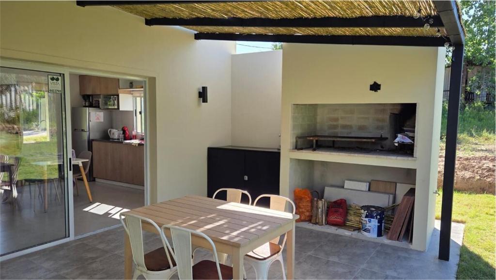 Casa nueva, Punta Colorada, Piriapolis con amplio parrillero - 1