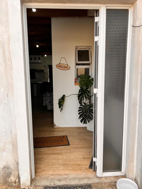 Casa de dos dormitorios en villa adela a 10 minutos del centro - 2