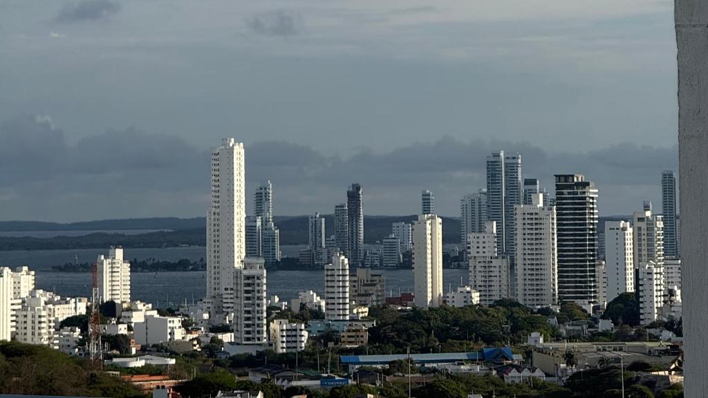 Vista Directa al Mar y a 10 Minutos del Centro Histórico de Cartagena - 1