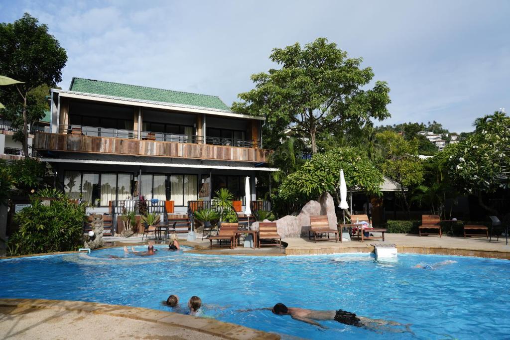 Swimming pool