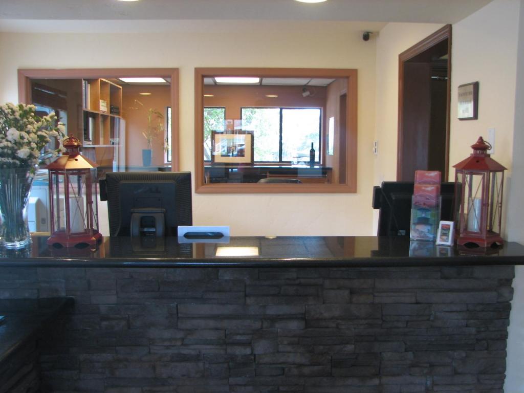 Lighthouse Lodge & Cottages Photo 31