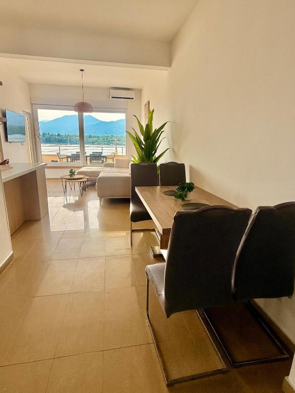 Beautiful Seaview Spacious two bedroom flat - 5