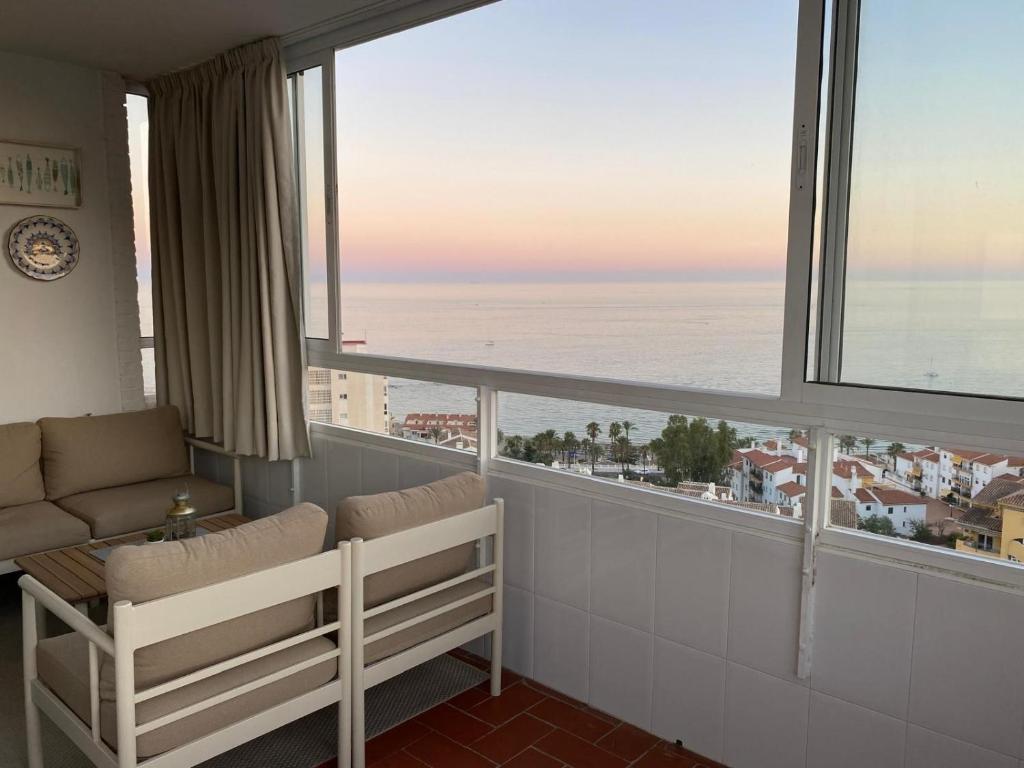 Andalusian Style 3 Bd Apartment with Sea Views in Central Benalmadena - 4