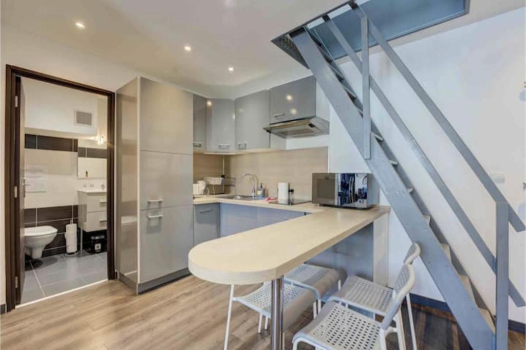 Cannes Appartement au centre-ville dernier étage - 4