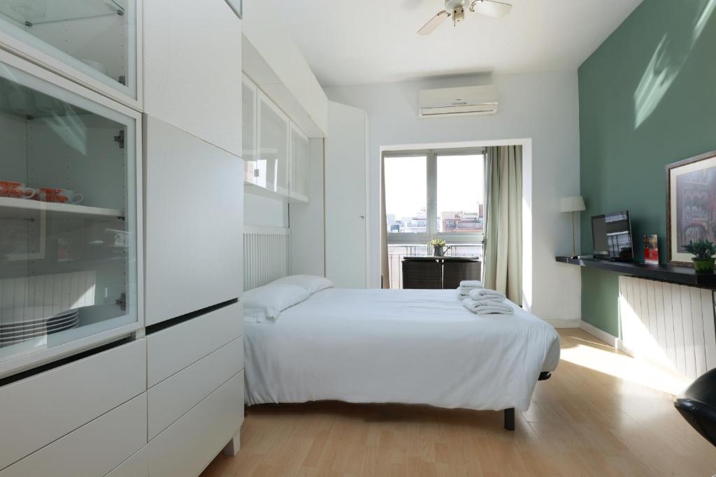 ApartEasy - Lovely Atic in Barcelona - 1