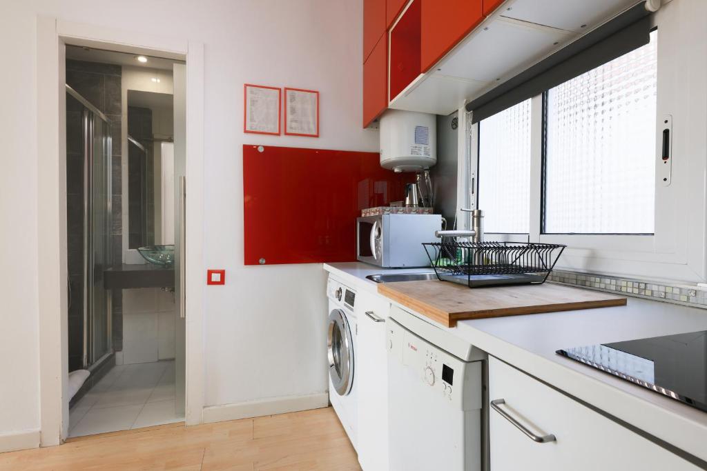 ApartEasy - Lovely Atic in Barcelona - 5