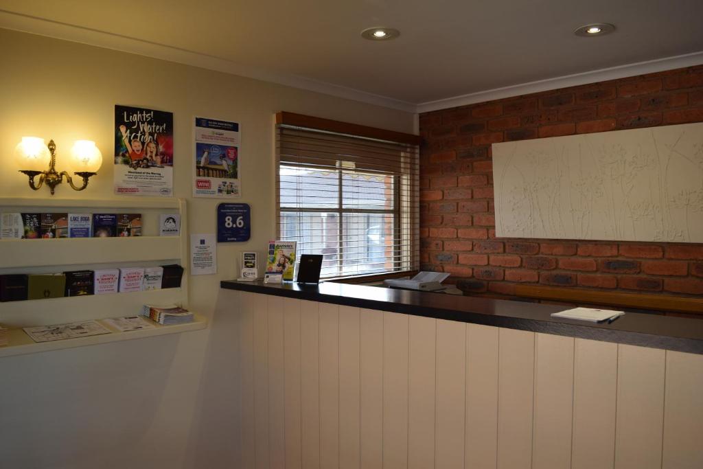 Australian Settlers Motor Inn photo
