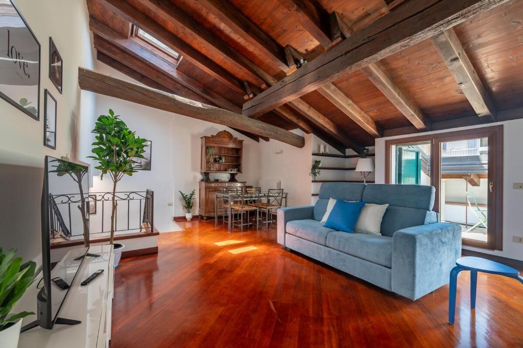 Bologna Centro 12 People and Terrace over 170 mq - 2