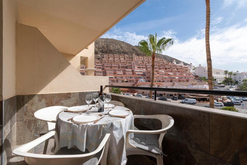 Cosy 1 Bedroom Apartment Communal Heated Pool - 4