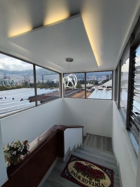 Departamento con hermosa vista y excelente ubicación con parqueadero - 4