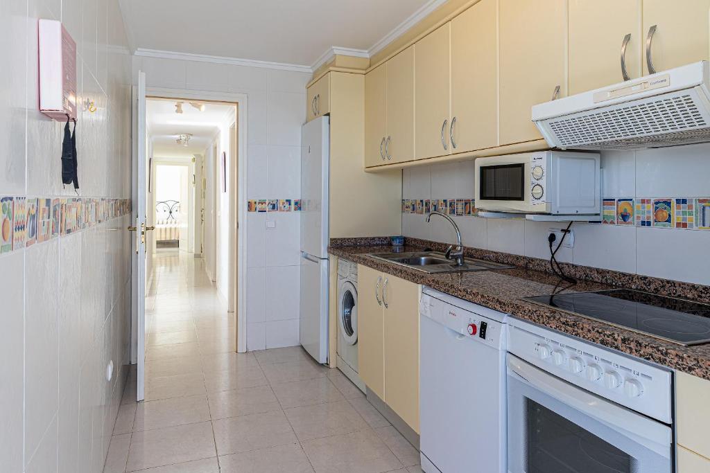 Kitchen, Apartamentos Topacio Unitursa in Calpe