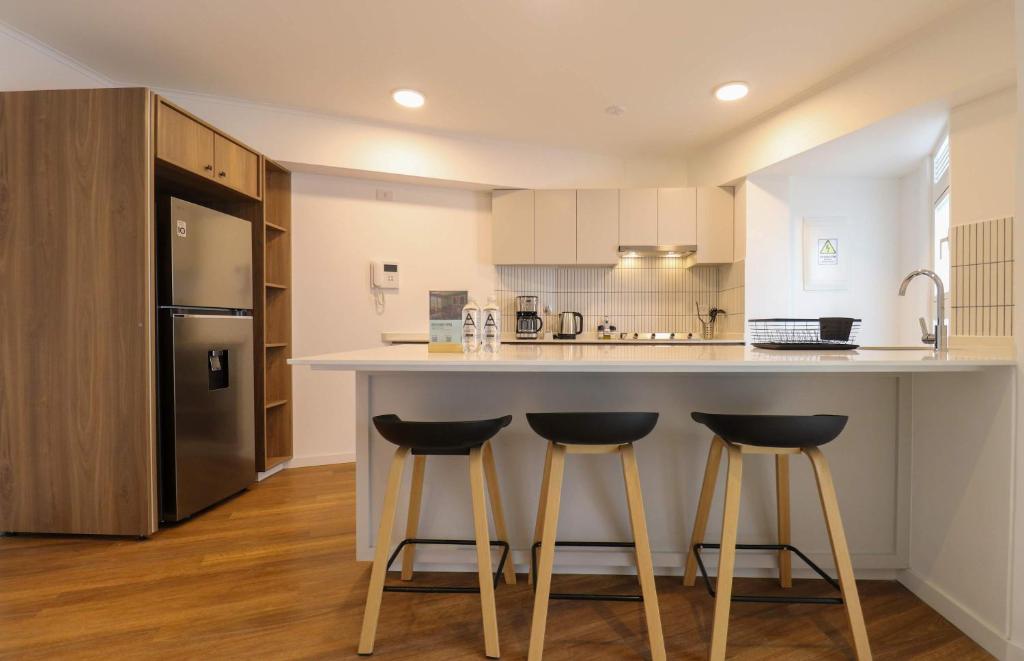 Executive 2BR with Balcony in Premium San Isidro - 4