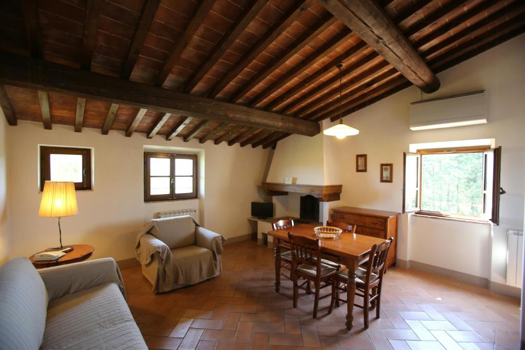 Historic Farmhouse Overlooking San Gimignano - 4