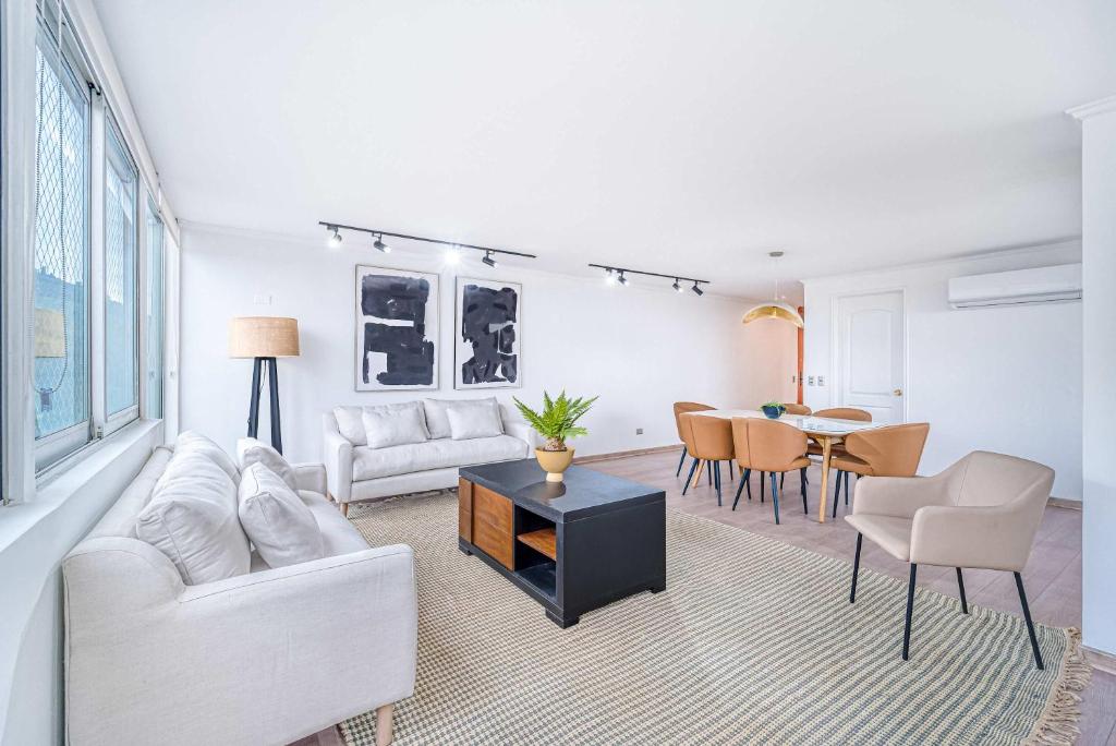 Skyline Home - 3D Wifi & City Views - 4