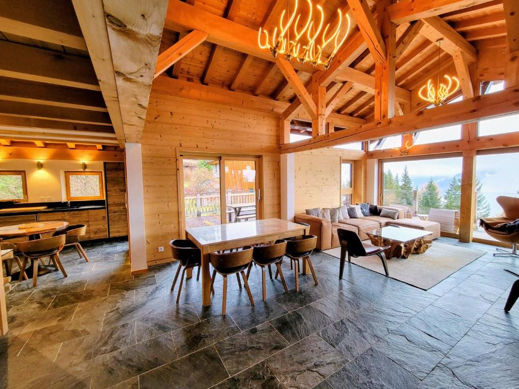 Chalet spacieux et rénové · Terrasse · Capacité 10 personnes · Wifi gratuit - FR-1-346-570 - 1