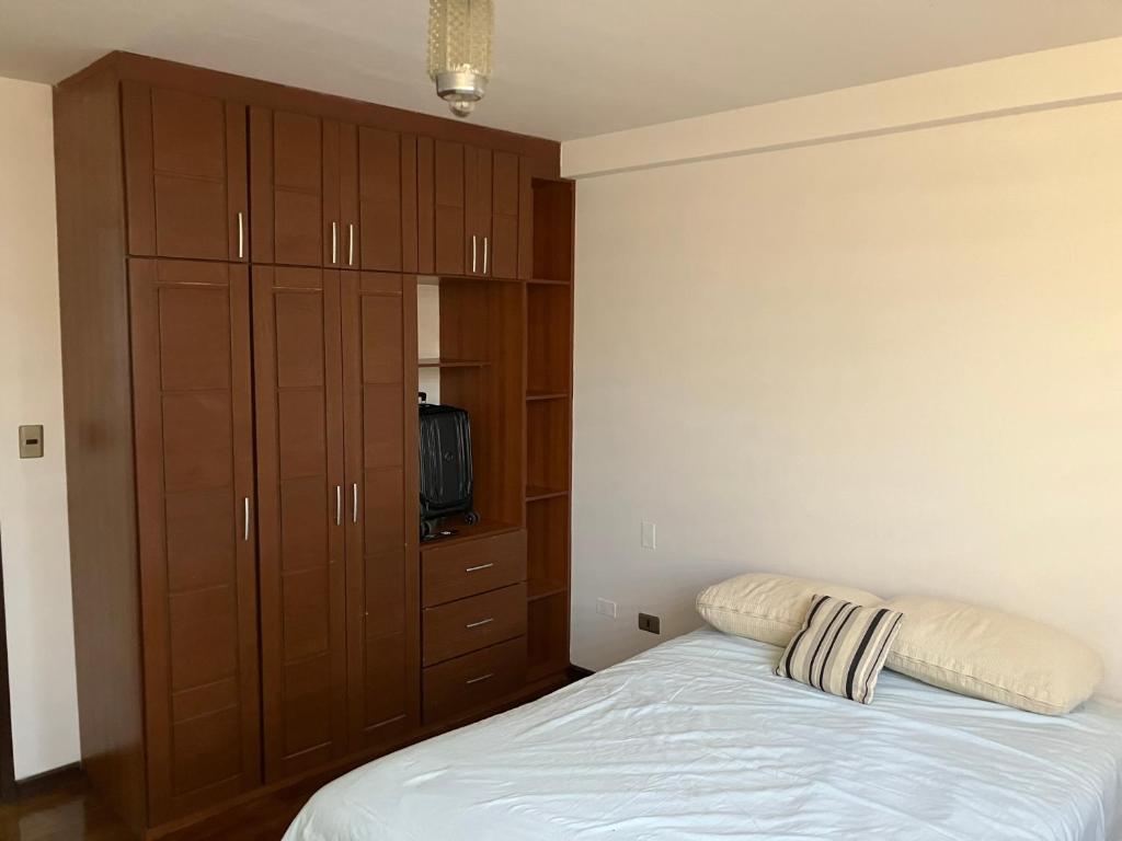 Lindo y moderno departamento a pasos del prado y Hupermall - 2